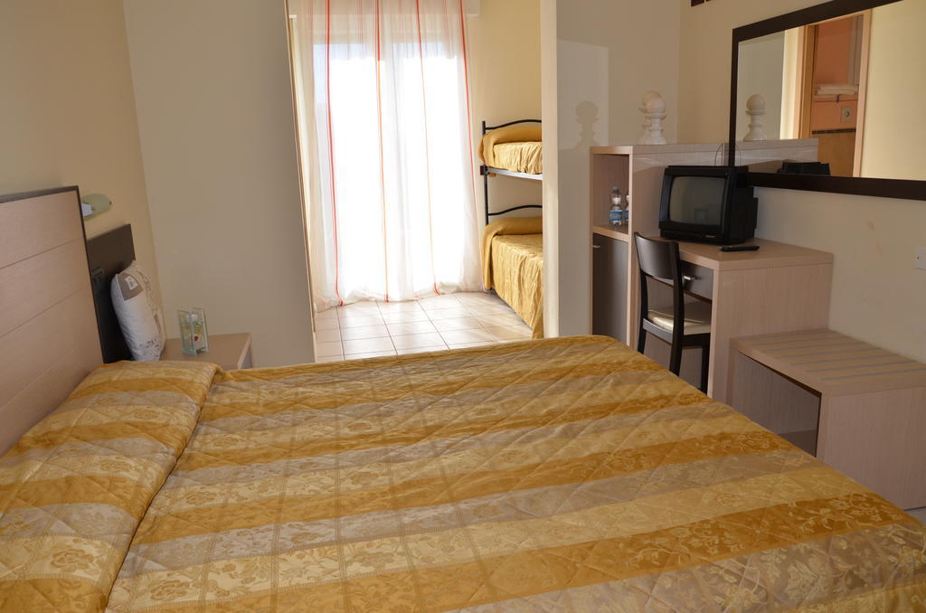 Hotel Mirage Milano Marittima Esterno foto